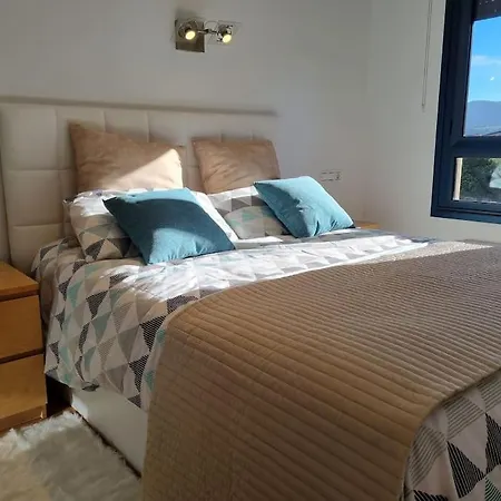 20a01 - Precioso Con Piscina Y Garaje